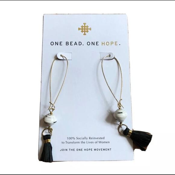 BOUTIQUE Tassel Gold Black Dangling Earrings NWT - Picture 1 of 7